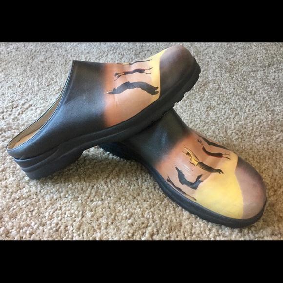 ICON slip on mules size 6.5-7M - Picture 2 of 6